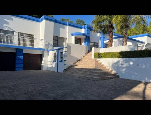 4 BEDROOM HOUSE FOR SALE IN WATERKLOOF PARK